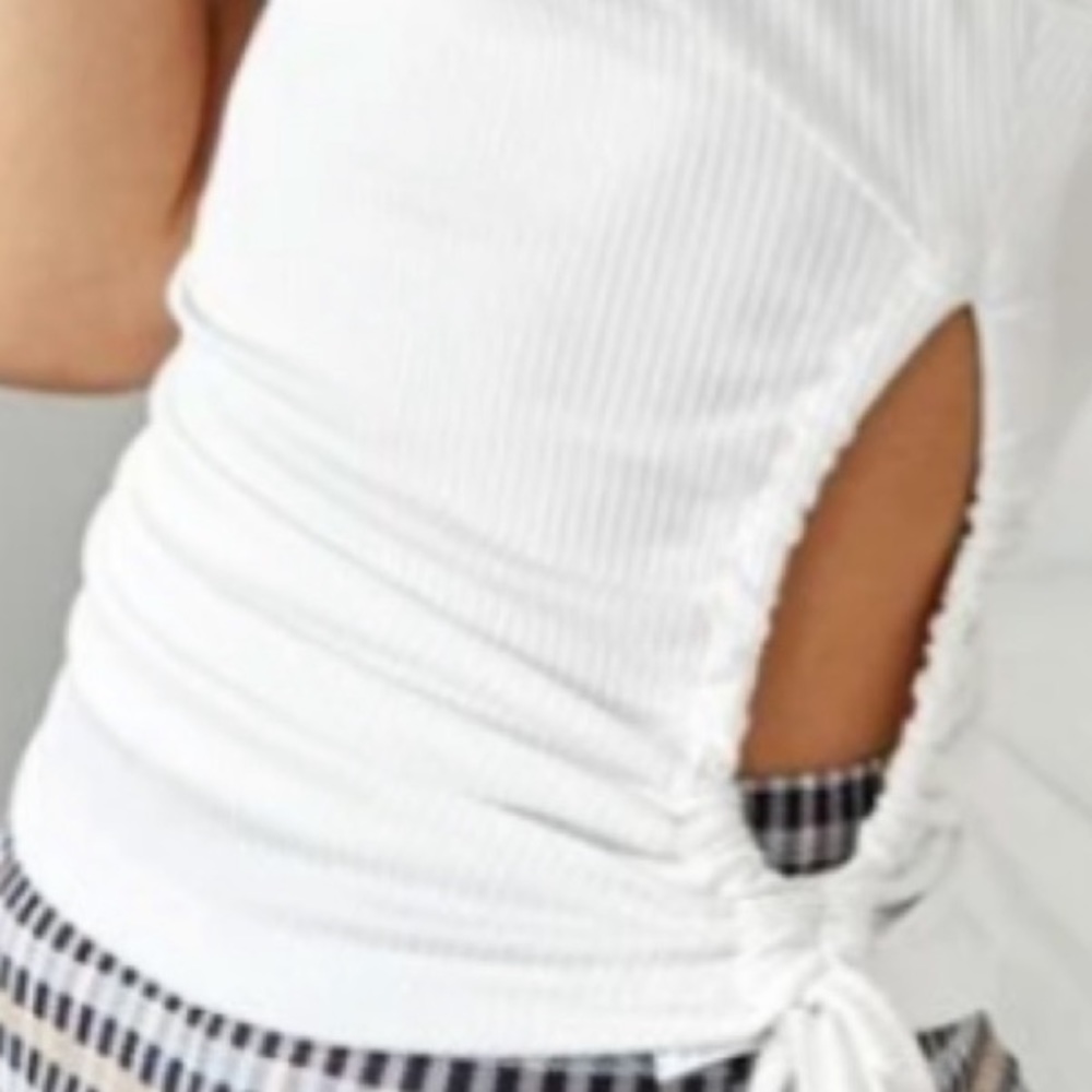 49. Cut Out Side Drawstring Tank Top - Picture 8 of 12